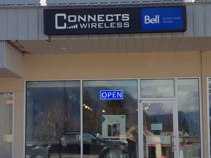 castlegarstore2 Connects Wireless